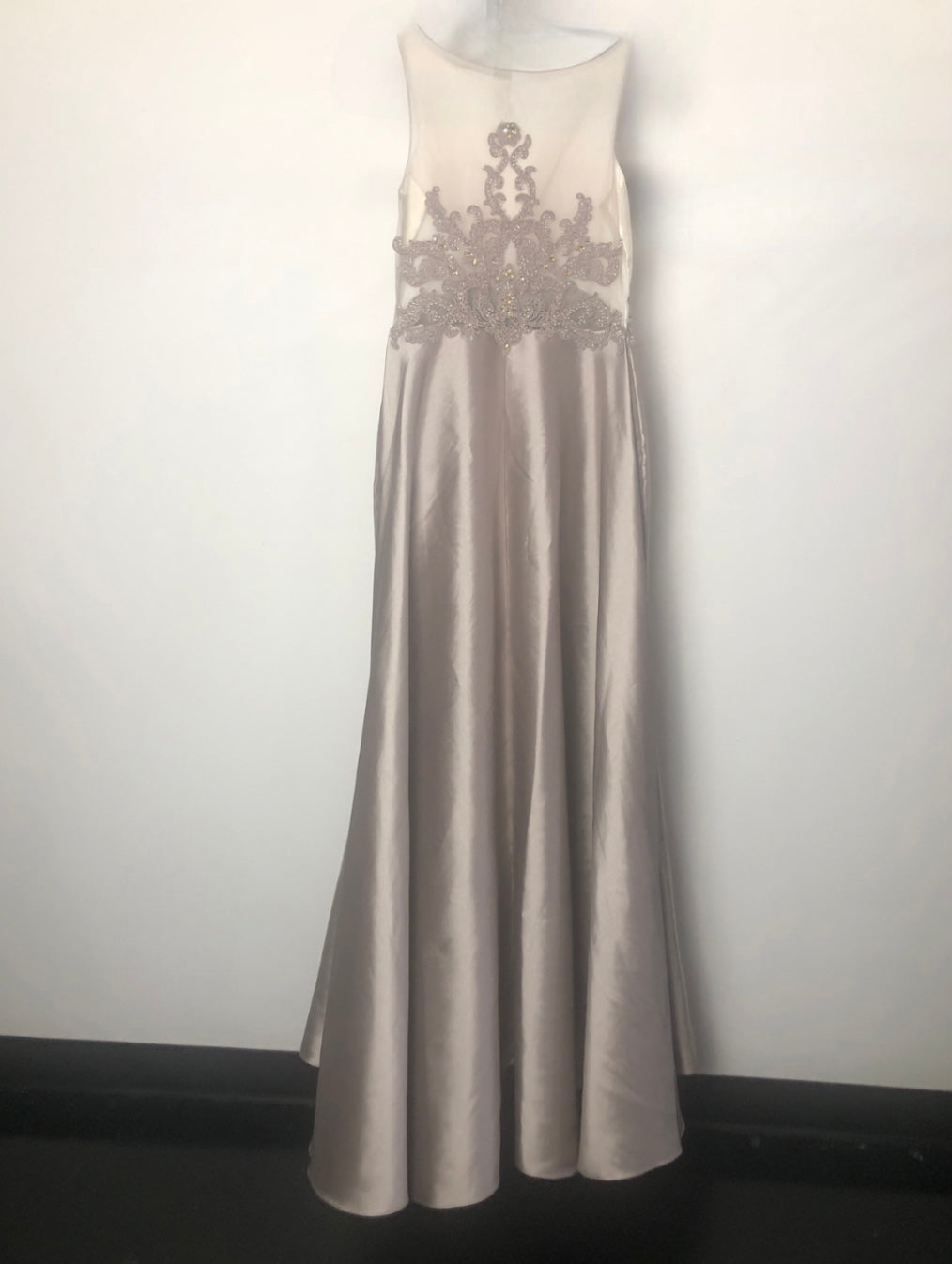 Terani Couture - White/Tan (Size 8) image 4